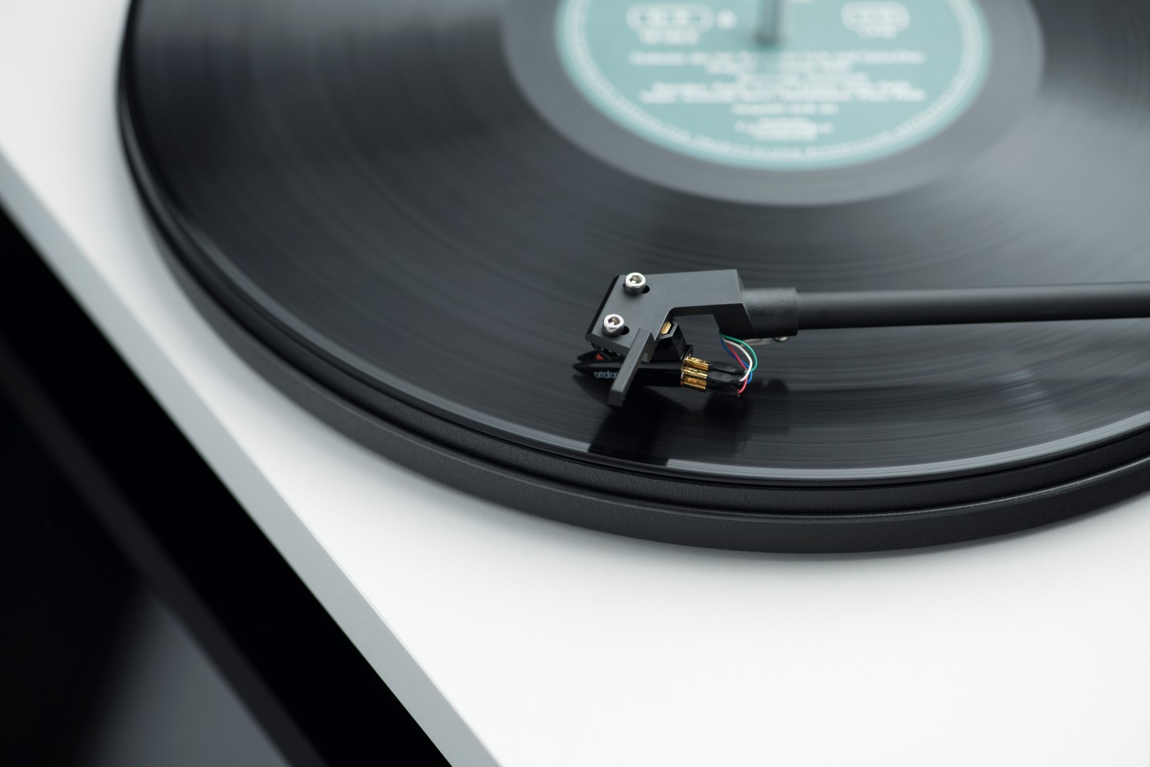 Pro-Ject Primary E Plattenspieler