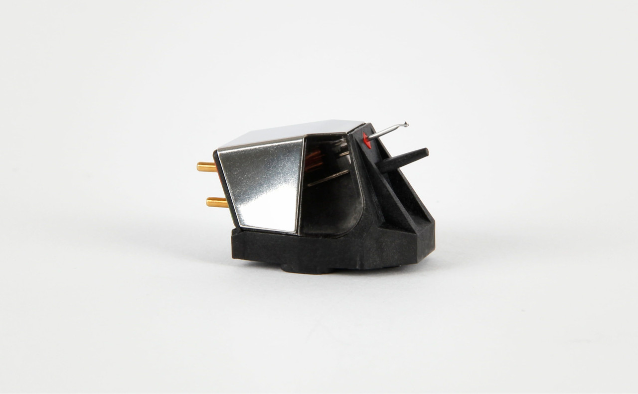Plattenspieler-Tonabnehmer, Tonkopf, Turntable Cartridge, Kupferkontakte, Metallische Oberfläche