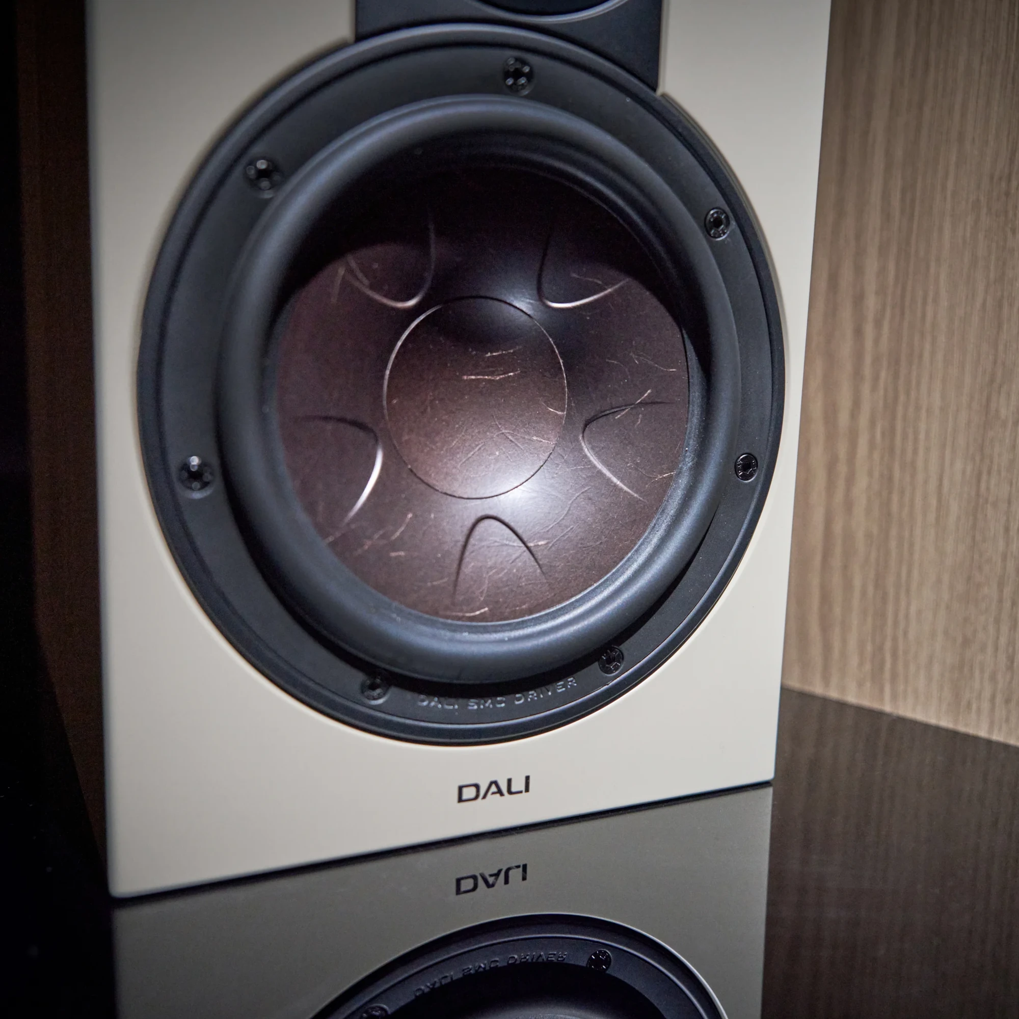 lautsprecher, satellitensystem, holzoptik, braun, runder woofer