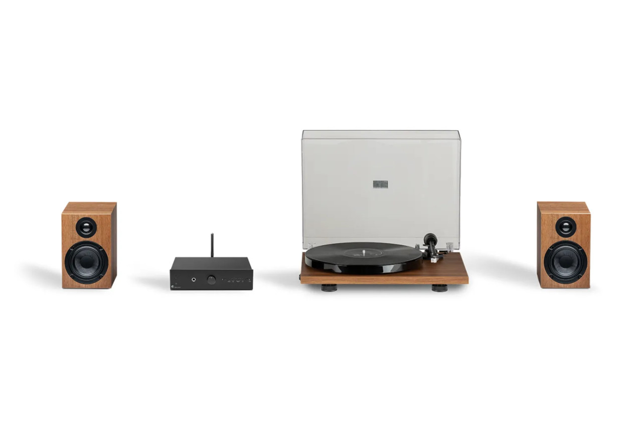 Plattenspieler, Turntable, HiFi-System, Studio-Lautsprecher, Schwarzholz?