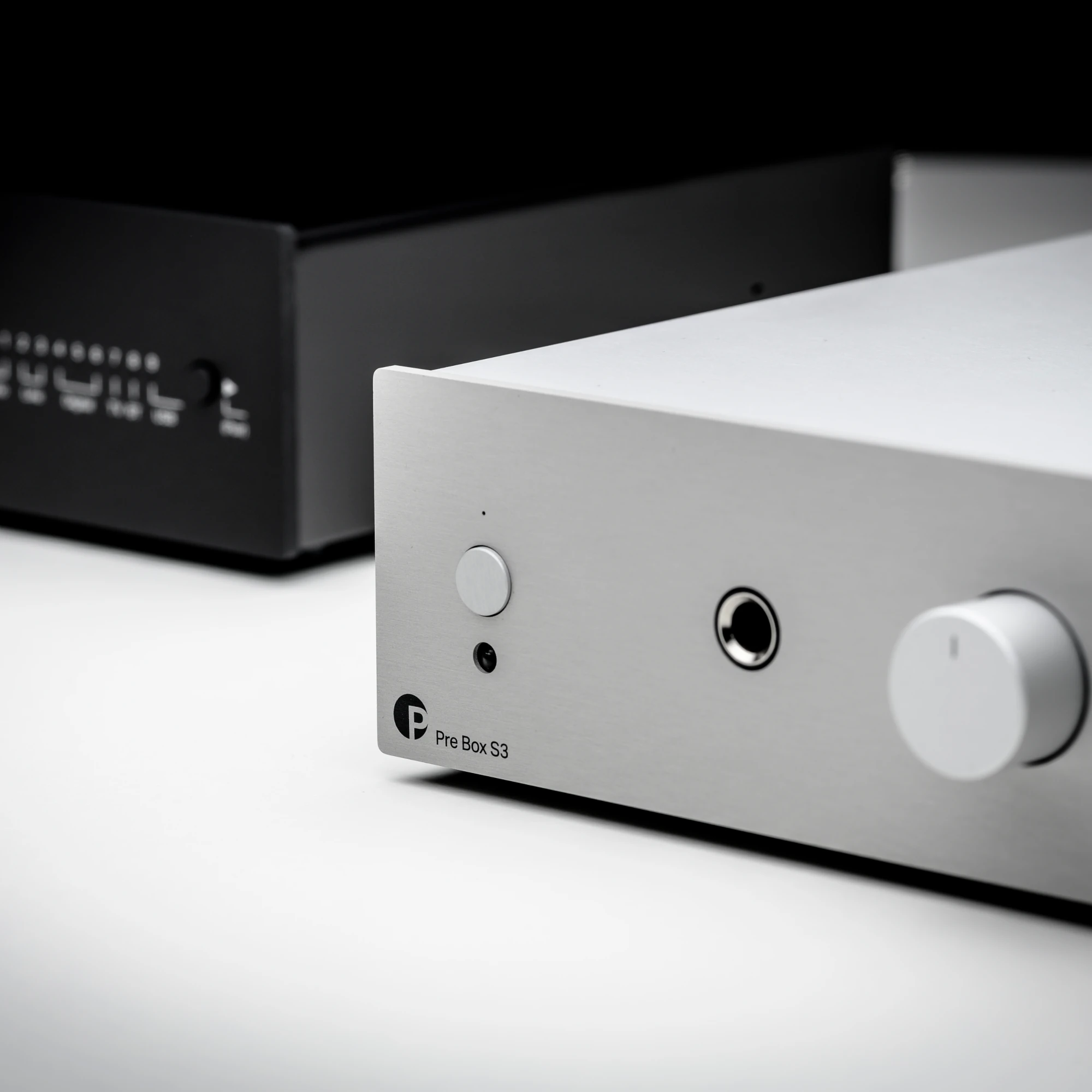 audioverstärker, stereo-preamplifier, metallfront, bedienknopf, steckverbindung input