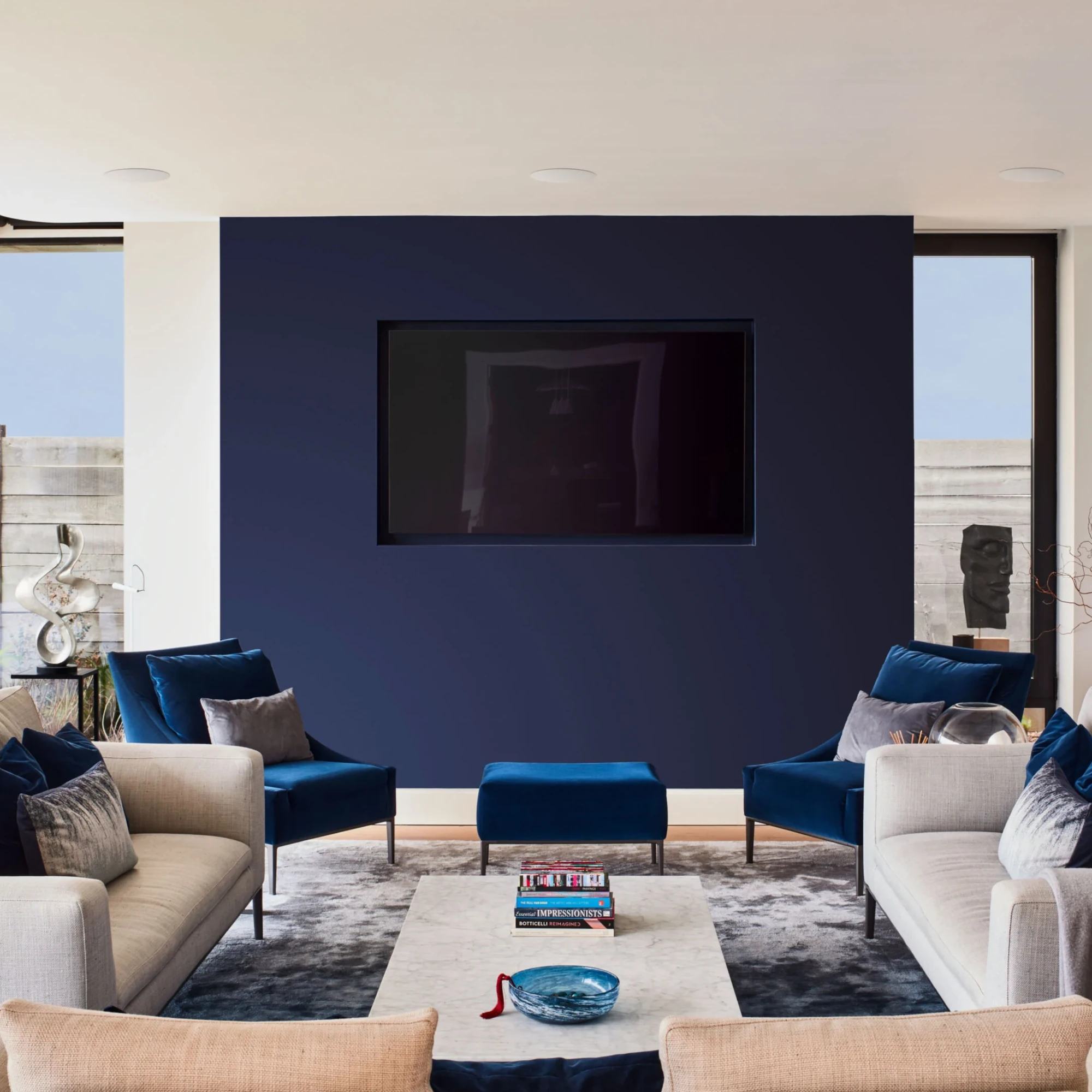Wohnungseinrichtung, Wohnzimmer, Fernseher, Blaue Sitzmöbel, Couch