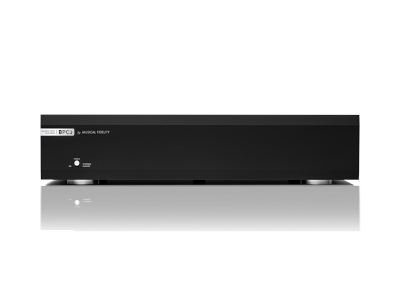 audiophile-Verstärker, Stereoverstärker, schwarze Frontplatte, Lautstärkeknopf, metallische Füße