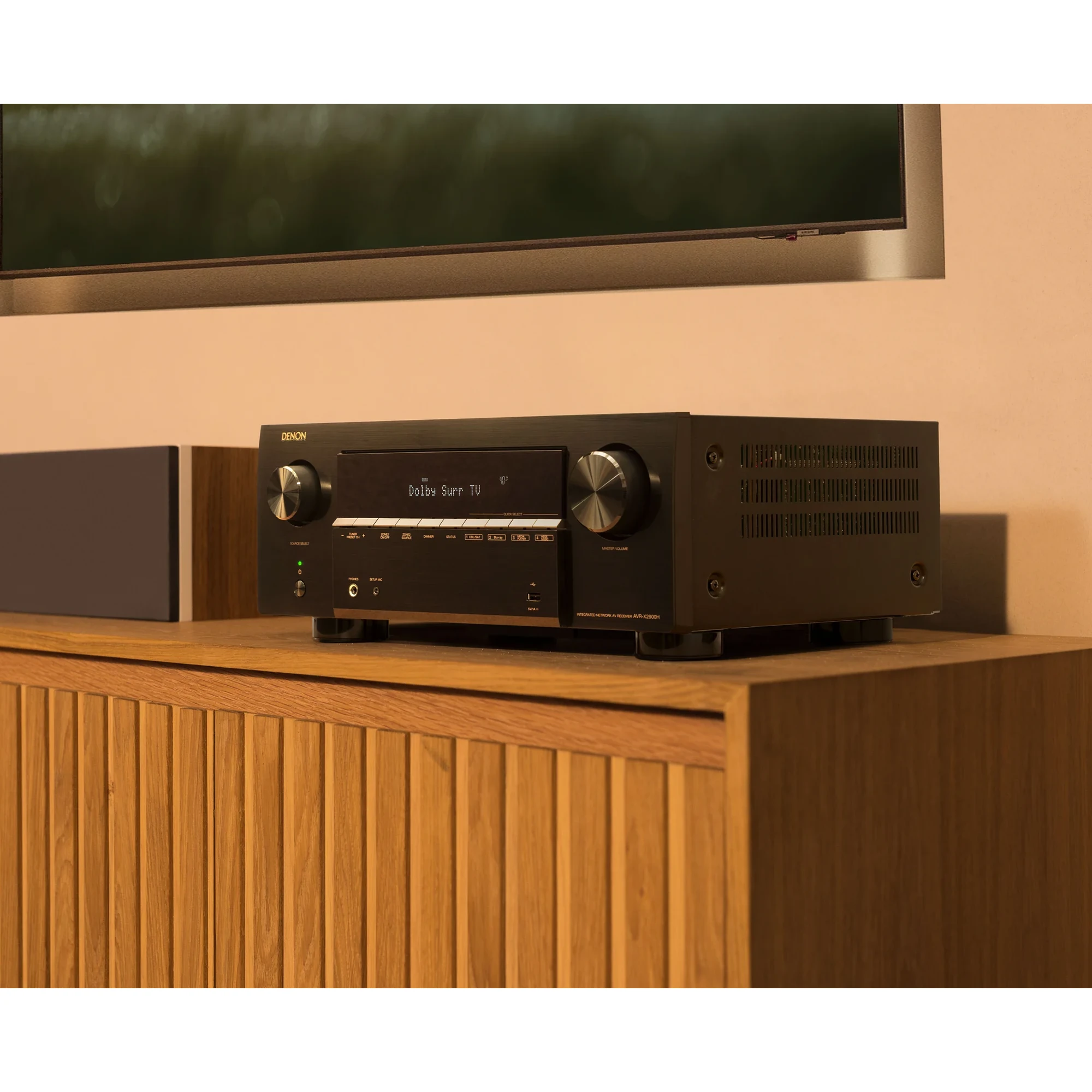 AV-Receiver, schwarz, Dolby Surround, Metallgehäuse, Drehregler