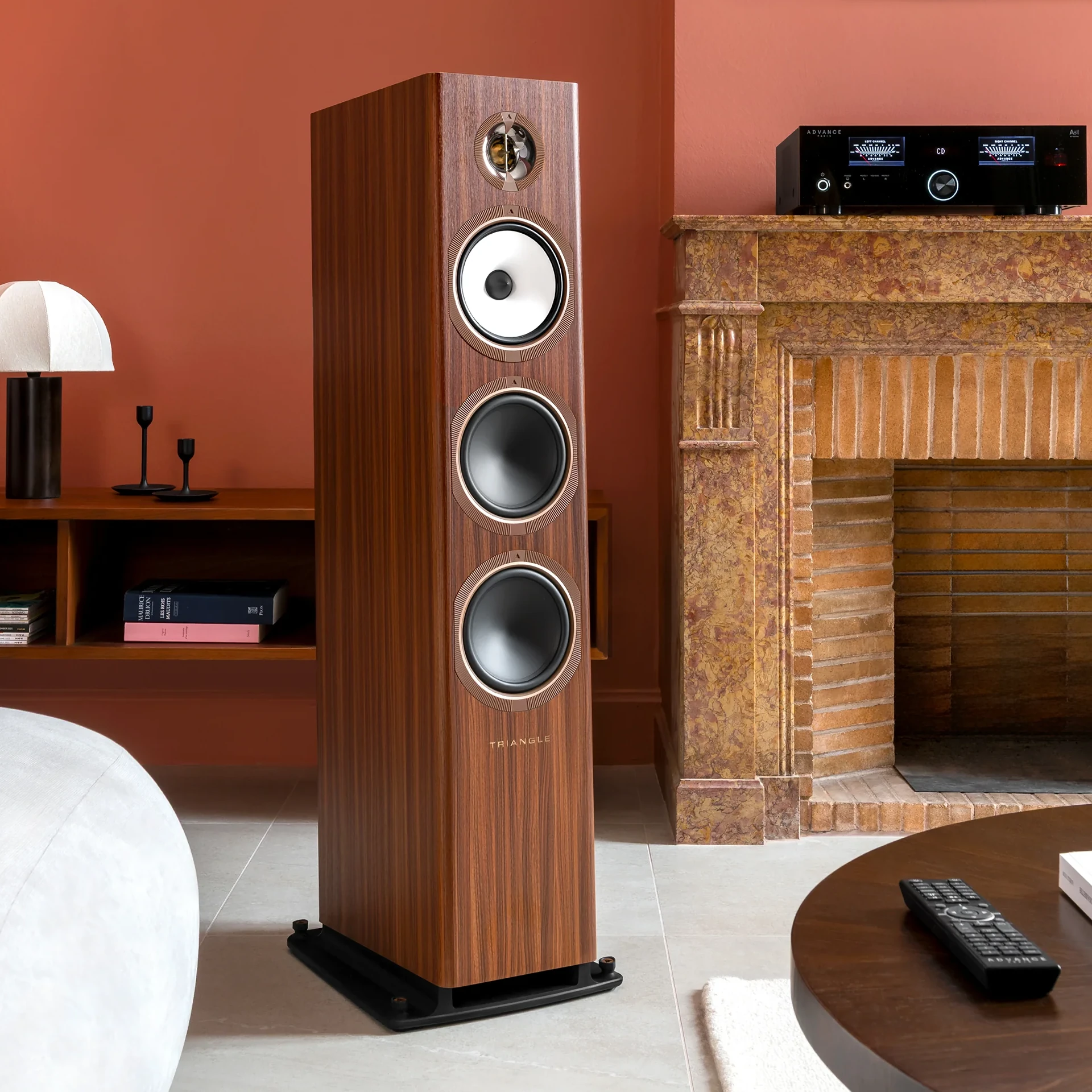 Standlautsprecher, Holzoberfläche, Vierstöckiger Lautsprecher, Kompaktlautsprecher, HiFi-Design