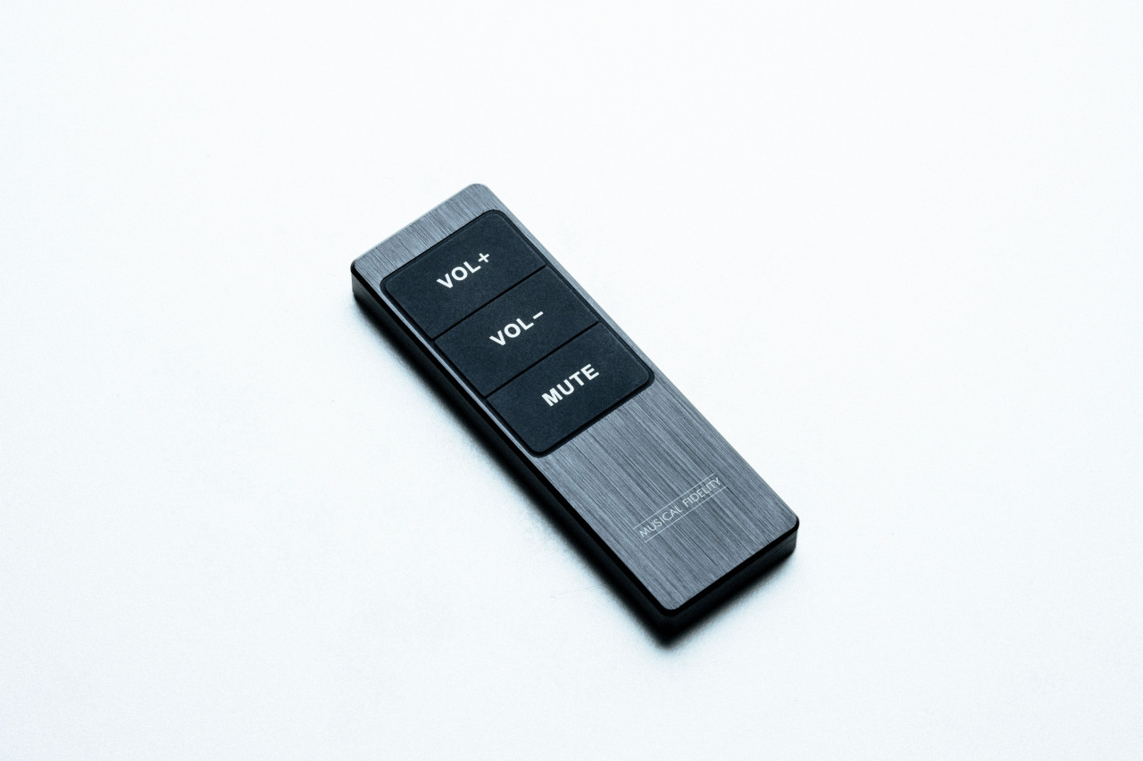 Fernbedienung, Vol+, Vol-, Mute, Metall