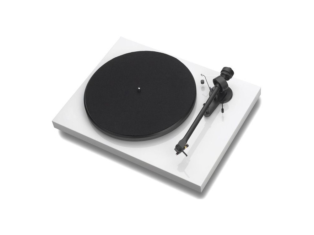 Pro-Ject Debut III DC White